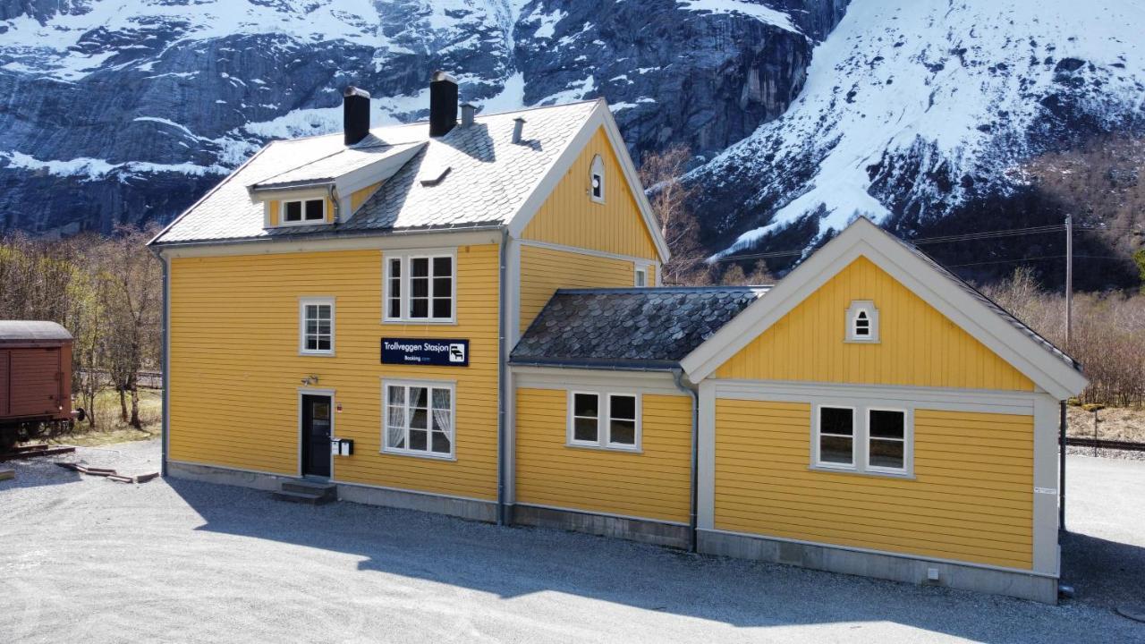 Trollveggen Stasjon Hotel Andalsnes Exterior photo
