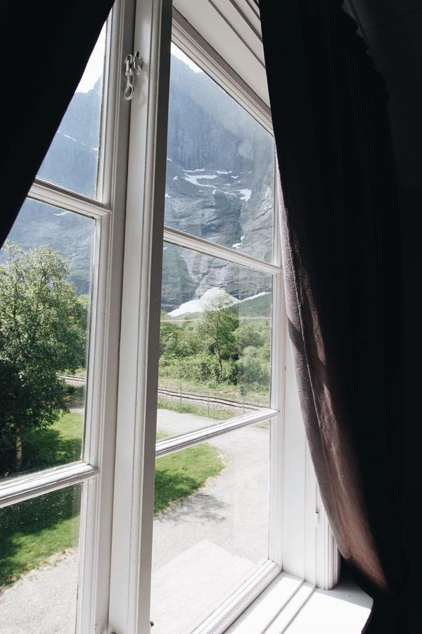 Trollveggen Stasjon Hotel Andalsnes Exterior photo